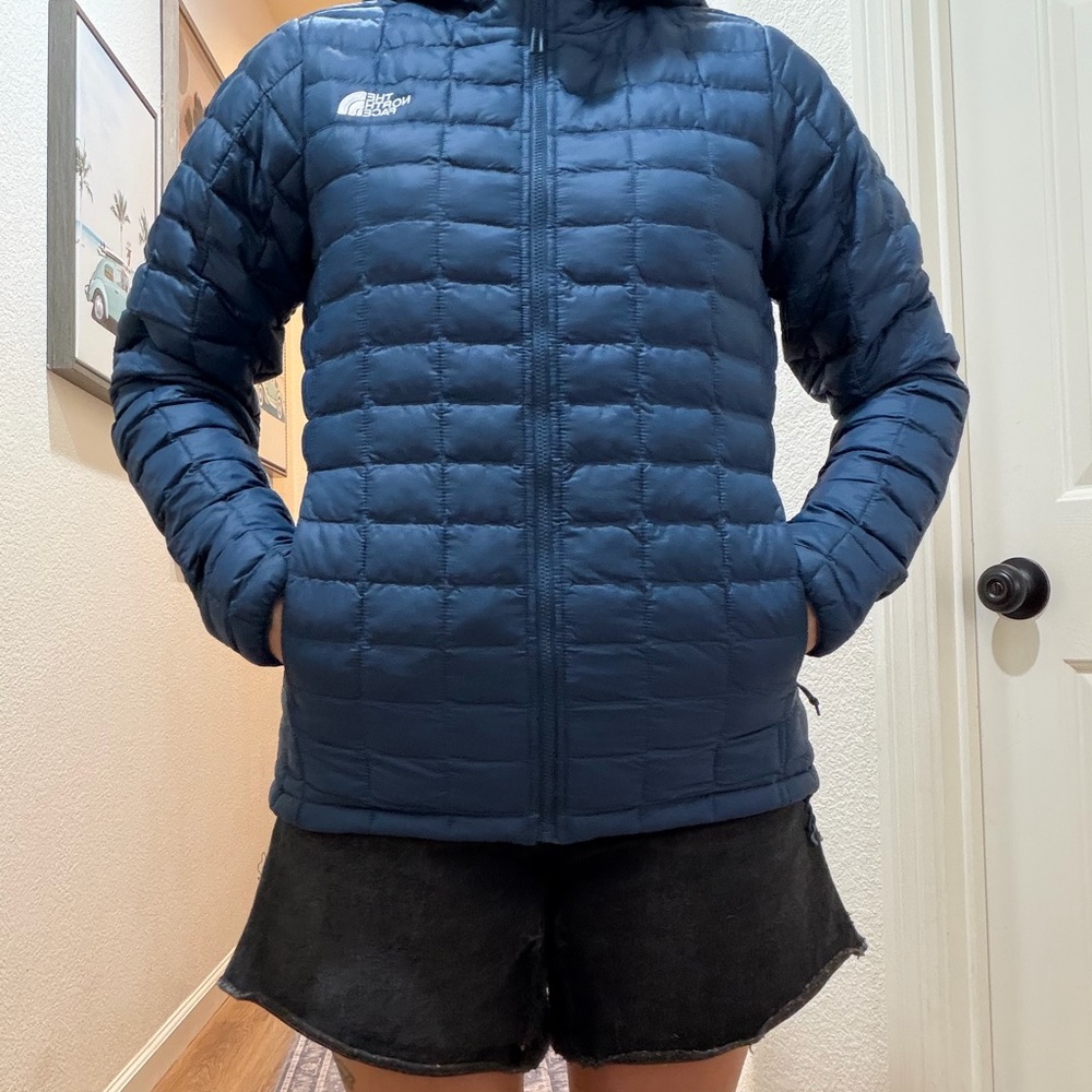 The North Face Women's Navy Puffer Jacket